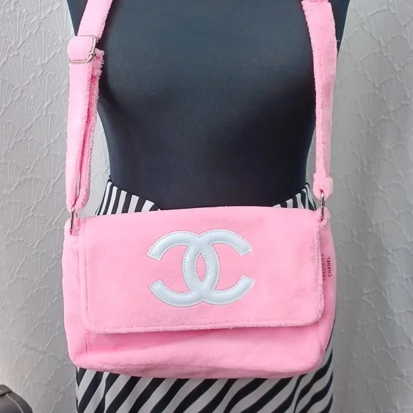 Chic Pink Designer Shoulder Bag